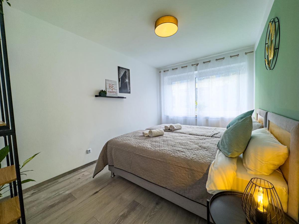 Immostay #6 - Ferienhaus 4 Zimmer Fuer 8 Personen, Wifi & Zentrum BRE Eksteriør bilde