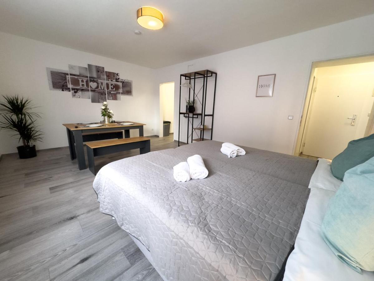 Immostay #6 - Ferienhaus 4 Zimmer Fuer 8 Personen, Wifi & Zentrum BRE Eksteriør bilde