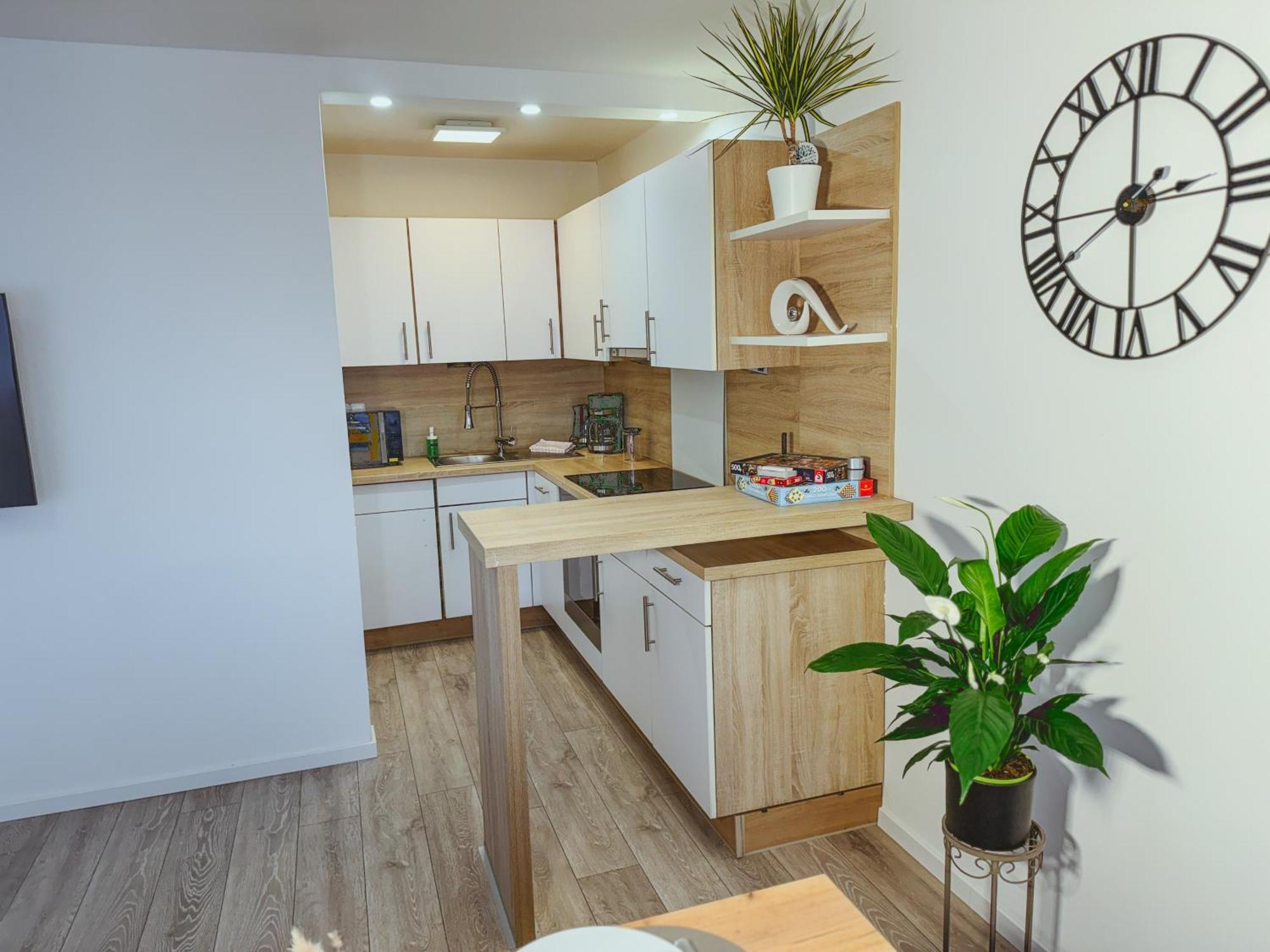 Immostay #6 - Ferienhaus 4 Zimmer Fuer 8 Personen, Wifi & Zentrum BRE Eksteriør bilde